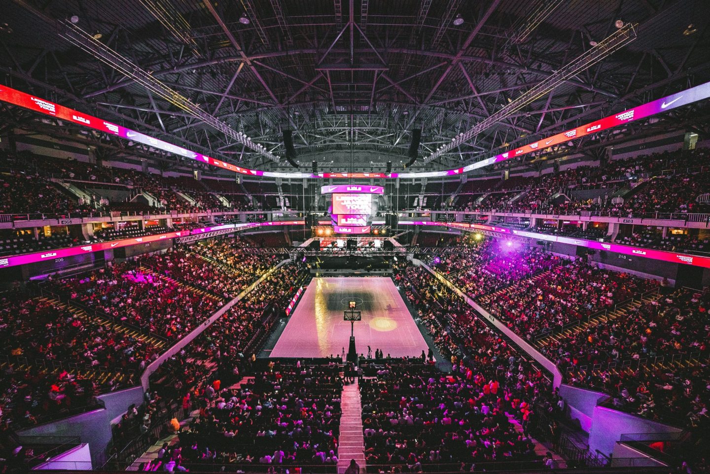 Sistema de IA NBA transformará el arbitraje con análisis de jugadas y decisiones más precisas. Mejora la justicia en el deporte profesional.